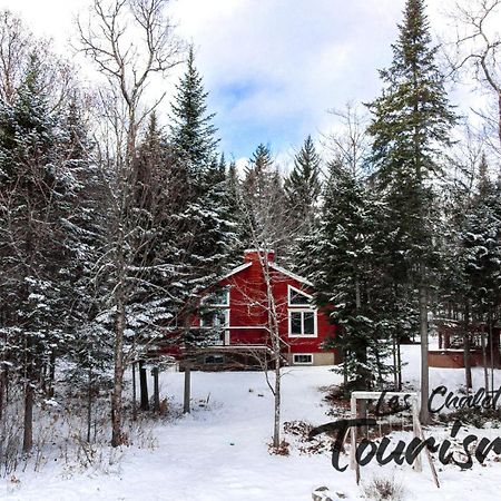 Les Chalets Tourisma - Chalet Dans Les Bois Avec Lac Prive - Le Colibri Saint-Raymond Luaran gambar