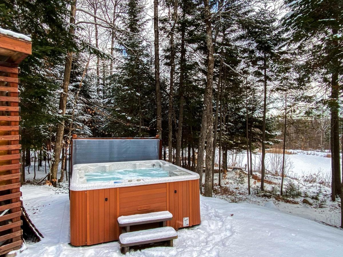Les Chalets Tourisma - Chalet Dans Les Bois Avec Lac Prive - Le Colibri Saint-Raymond Luaran gambar