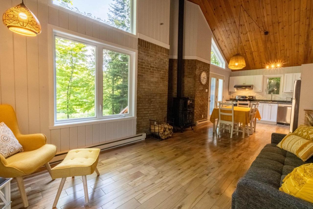 Les Chalets Tourisma - Chalet Dans Les Bois Avec Lac Prive - Le Colibri Saint-Raymond Luaran gambar