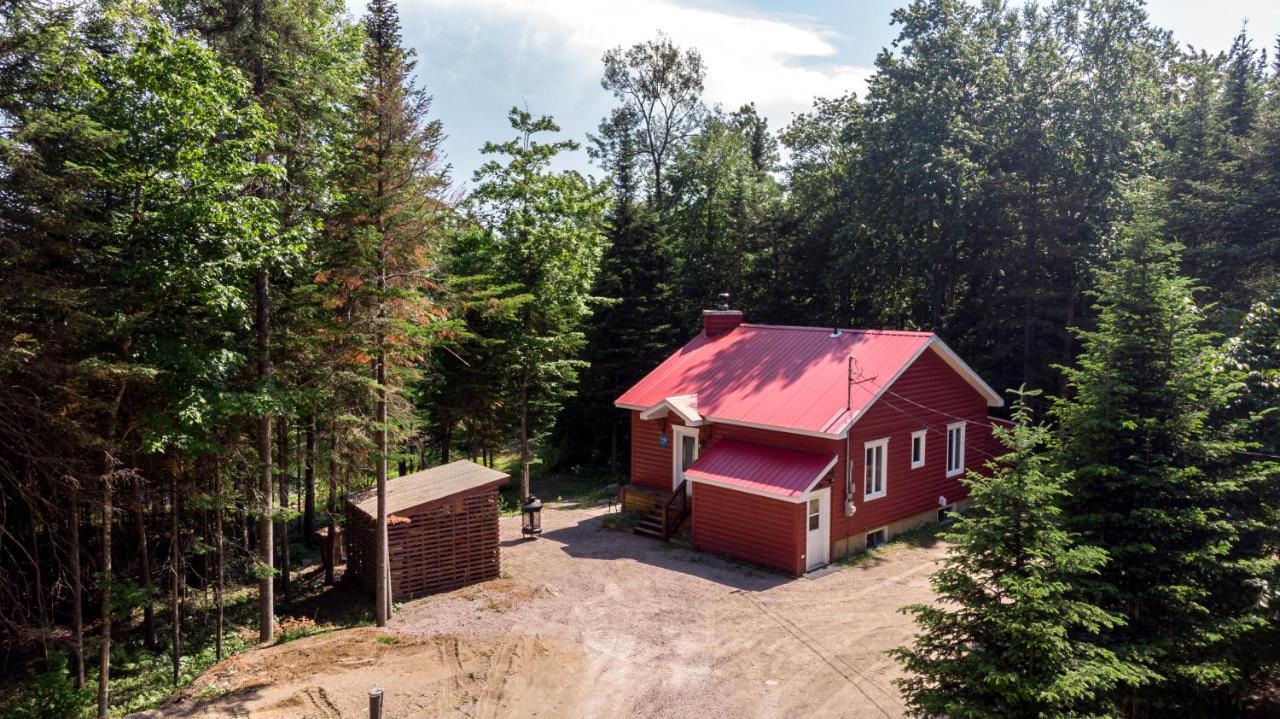 Les Chalets Tourisma - Chalet Dans Les Bois Avec Lac Prive - Le Colibri Saint-Raymond Luaran gambar